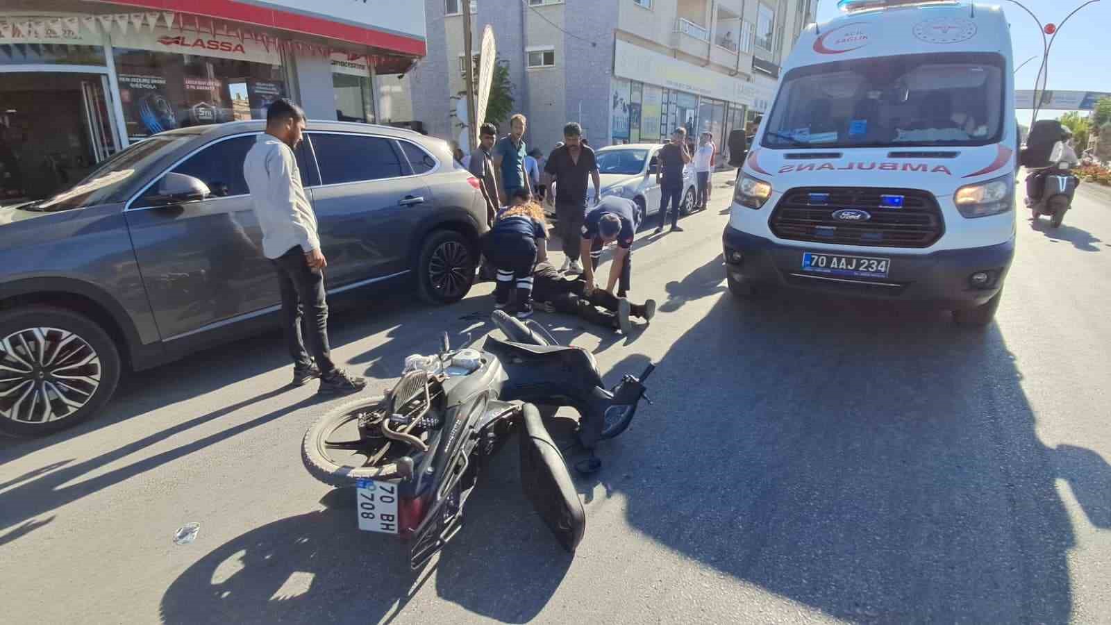 Karaman’da motosiklet kadına çarptı, hem sürücü hem yaya yaralandı 