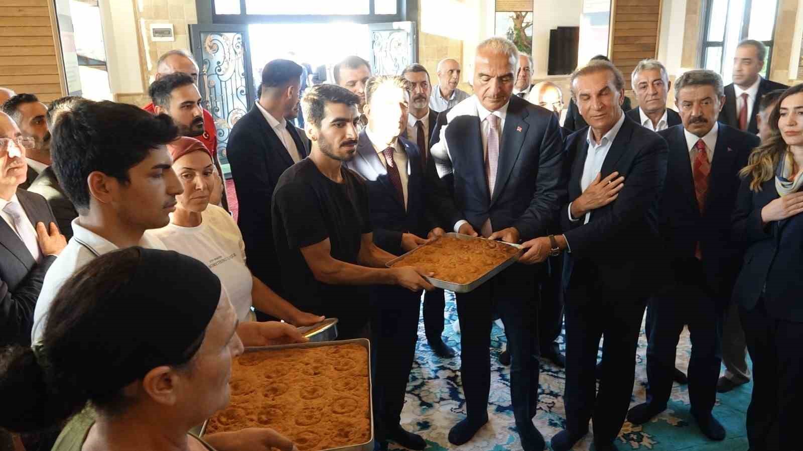 Bakan Ersoy: 
