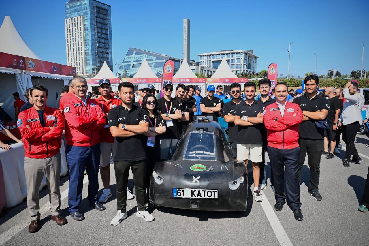 Bakan Kacır’dan TEKNOFEST’e 7’den 77’ye davet: 