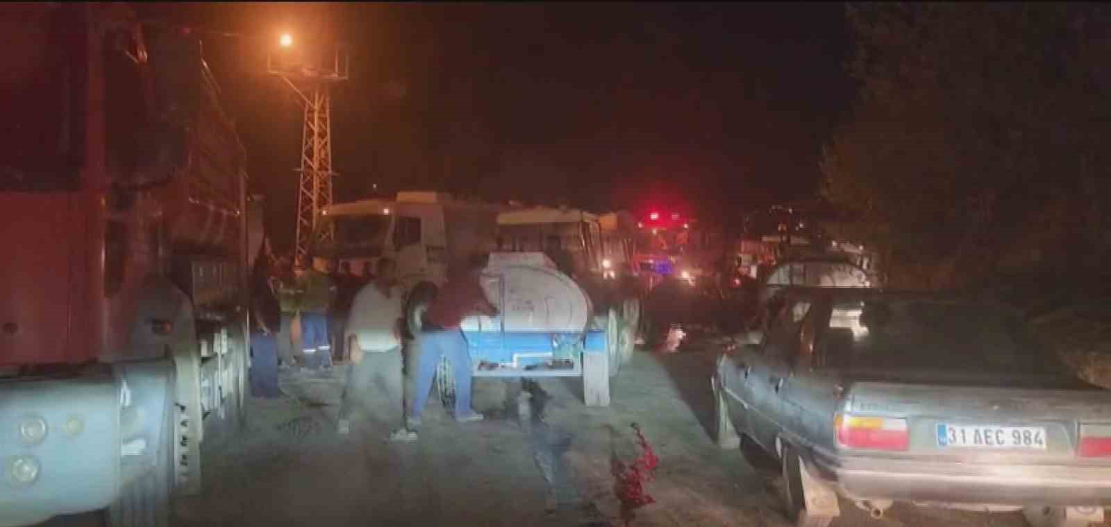 Hatay’da orman yangınının etkili olduğu bölgede evler tahliye ediliyor 