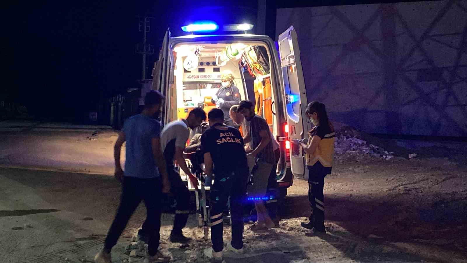 Geri dönüşüm fabrikasında yangın: Bir kişi dumandan etkilendi 