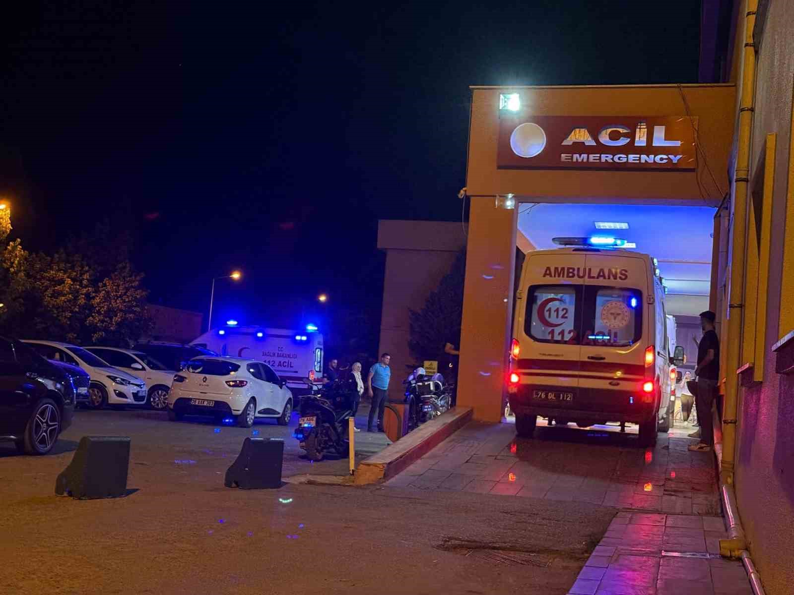Iğdır’da motosiklet ile polis aracı çarpıştı: 2 ağır yaralı 