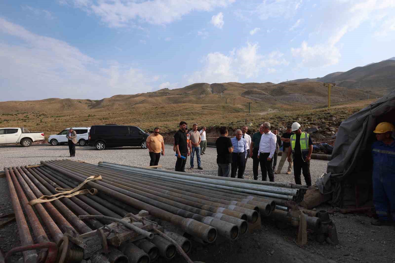 Erciyes’te sıcak su sondaj çalışmaları aralıksız sürüyor 