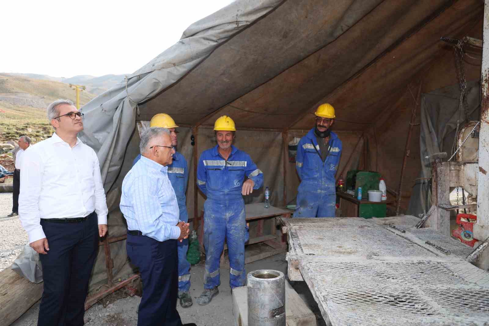 Erciyes’te sıcak su sondaj çalışmaları aralıksız sürüyor 