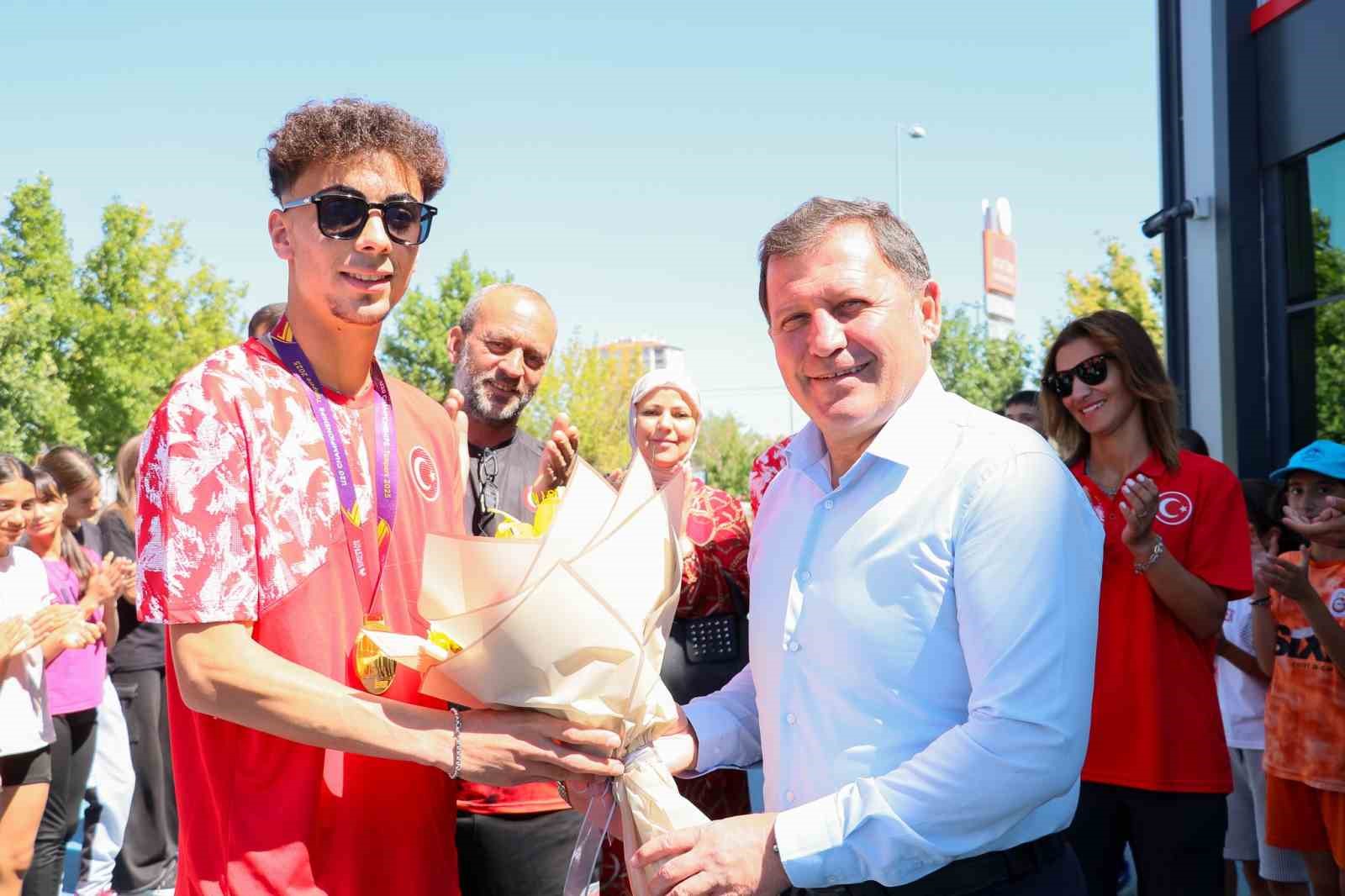 Avrupa Şampiyonu’na coşkulu karşılama 
