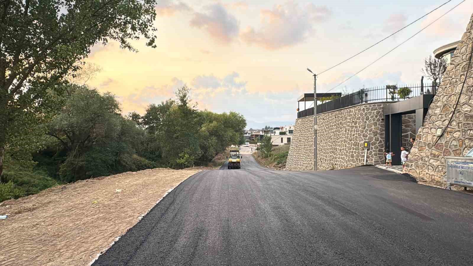 Başiskele’de yollar asfaltla yenileniyor 