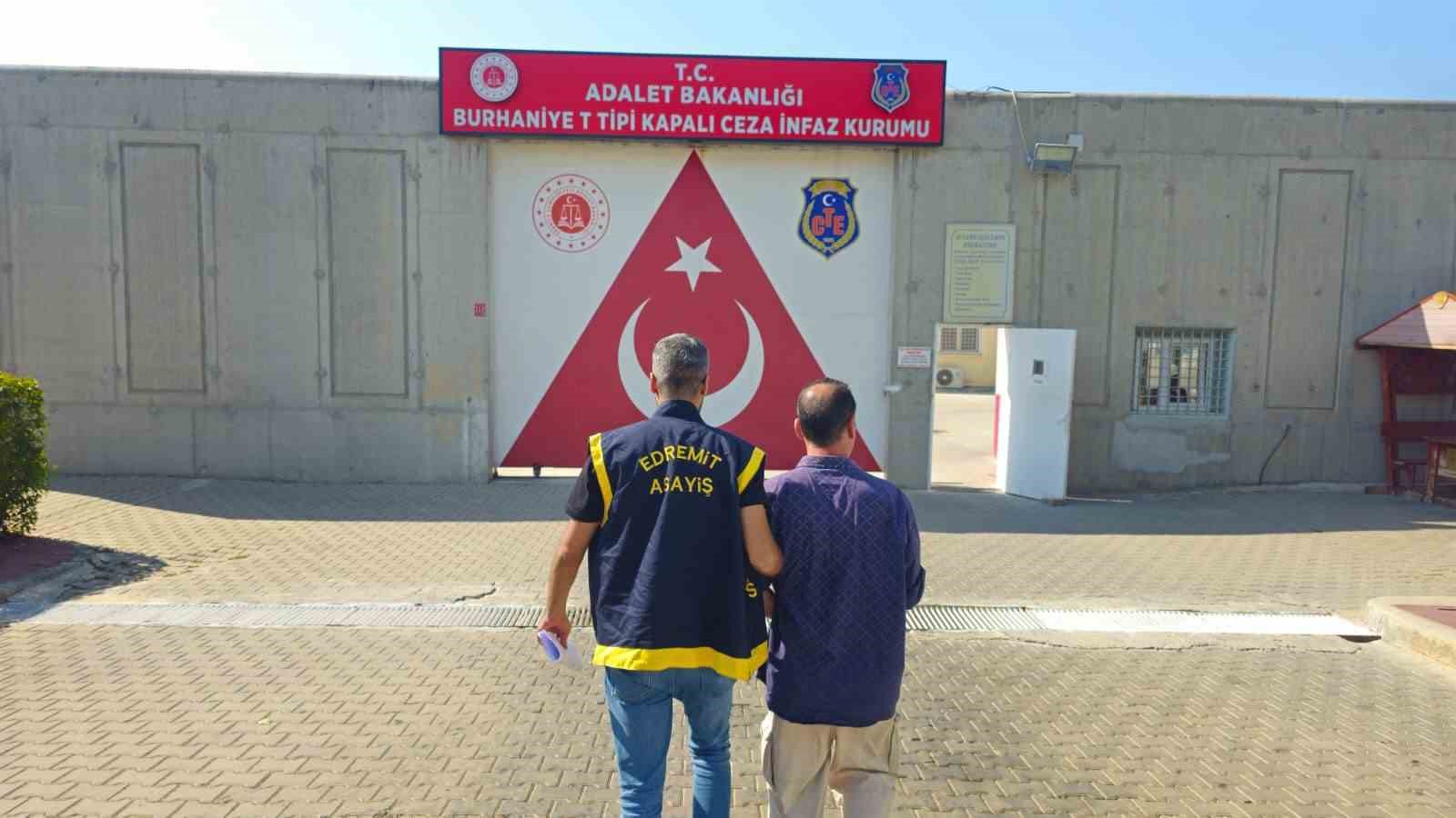 Balıkesir’de hapis cezalı 18 kaçak şahıs tutuklandı 
