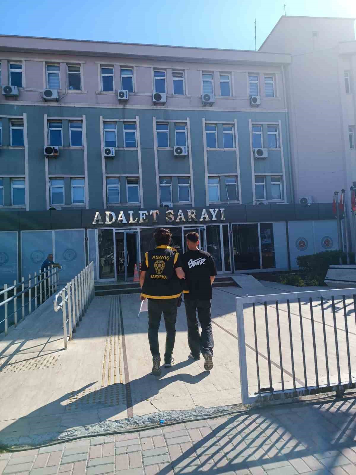 Balıkesir’de hapis cezalı 18 kaçak şahıs tutuklandı 