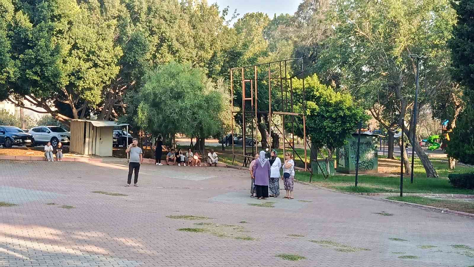 Adana’da ağaçlık alanda çıkan yangın kontrol altına alındı 