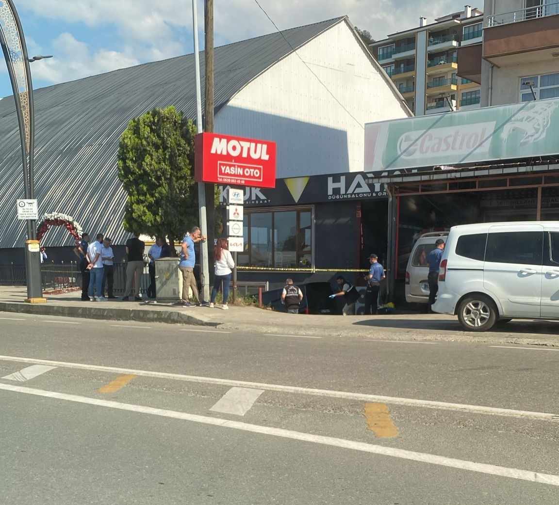 Rize’de mal sahibi ile kiracının kavgası kanlı bitti: 3’ü ağır 4 yaralı 
