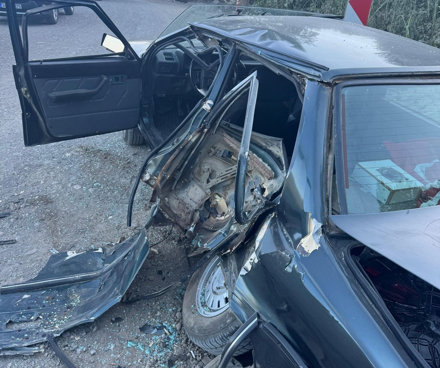 Ordu’da freni patlayan iş makinası uçuruma yuvalandı: O anlar kamerada 