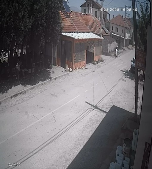 Isparta’da otomobil kıraathaneye daldı: 1 ölü, 1 yaralı 