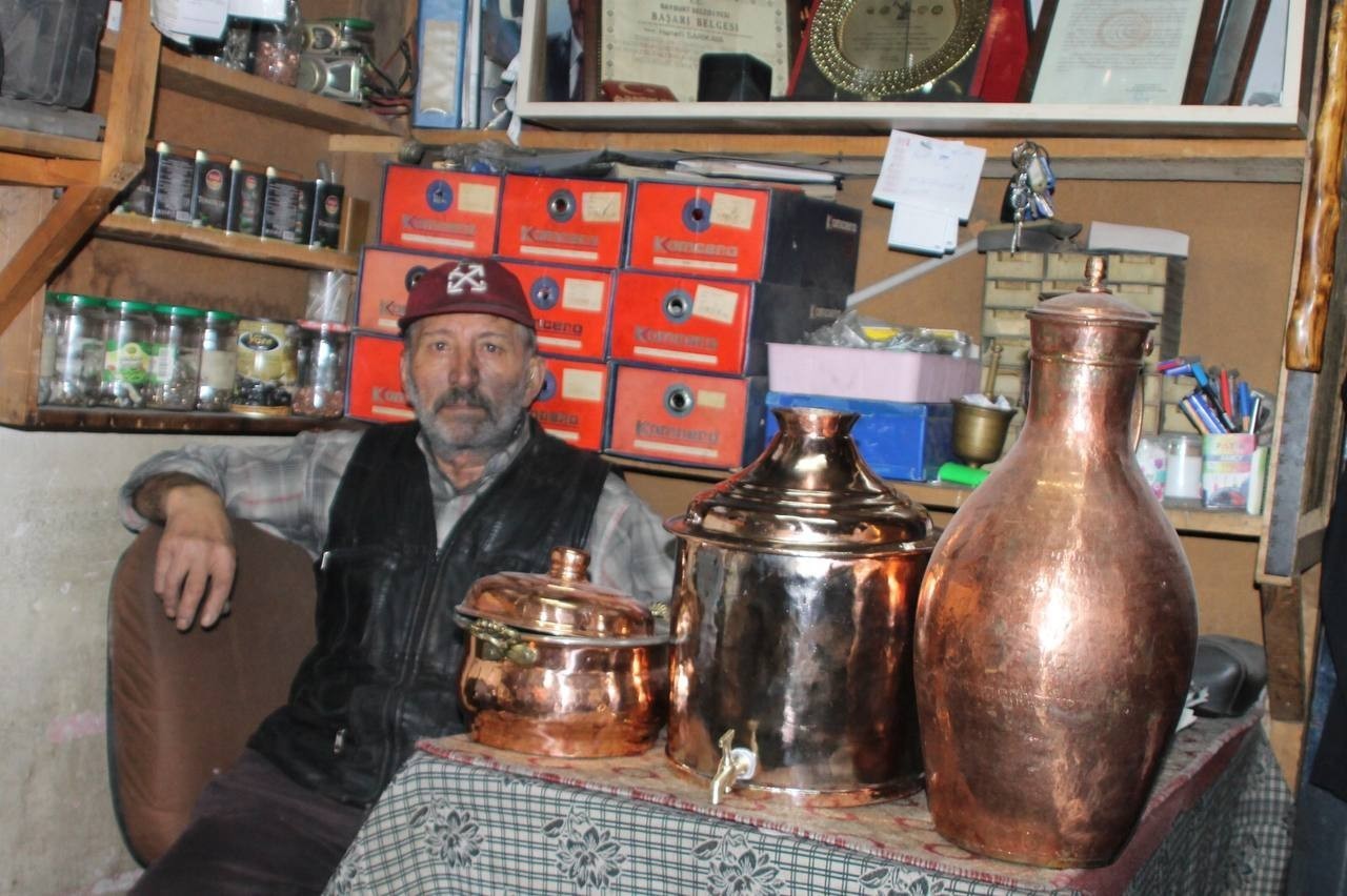 Ustasından öğrendiği mesleği yarım asırdır sürdürüyor 