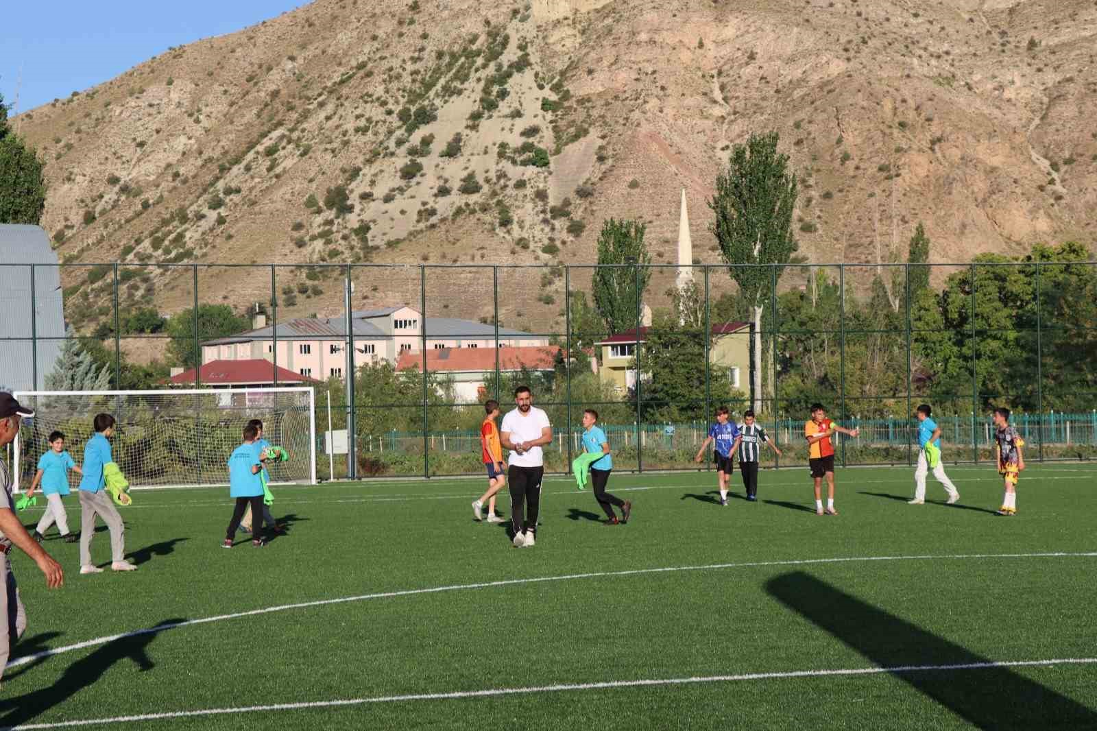 Oltu’da Yaz Kur’an Kursları Futbol Turnuvası sona erdi 