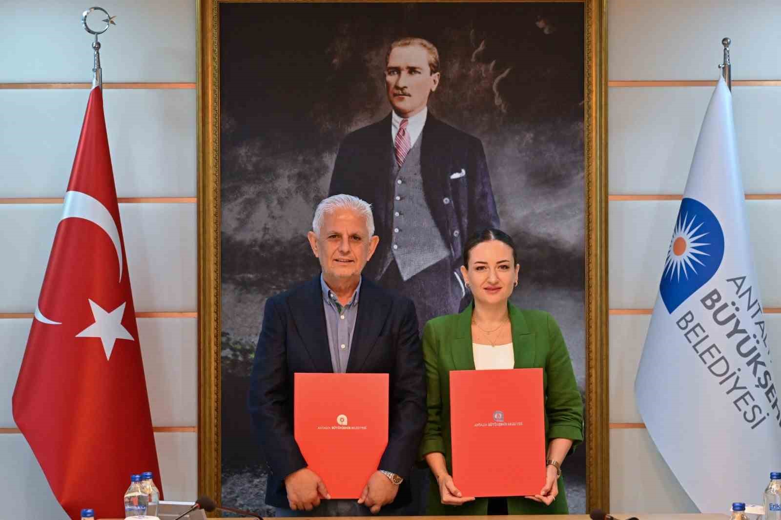 Antalya Büyükşehir Belediyesi’nden denizlerin korunması için protokol 