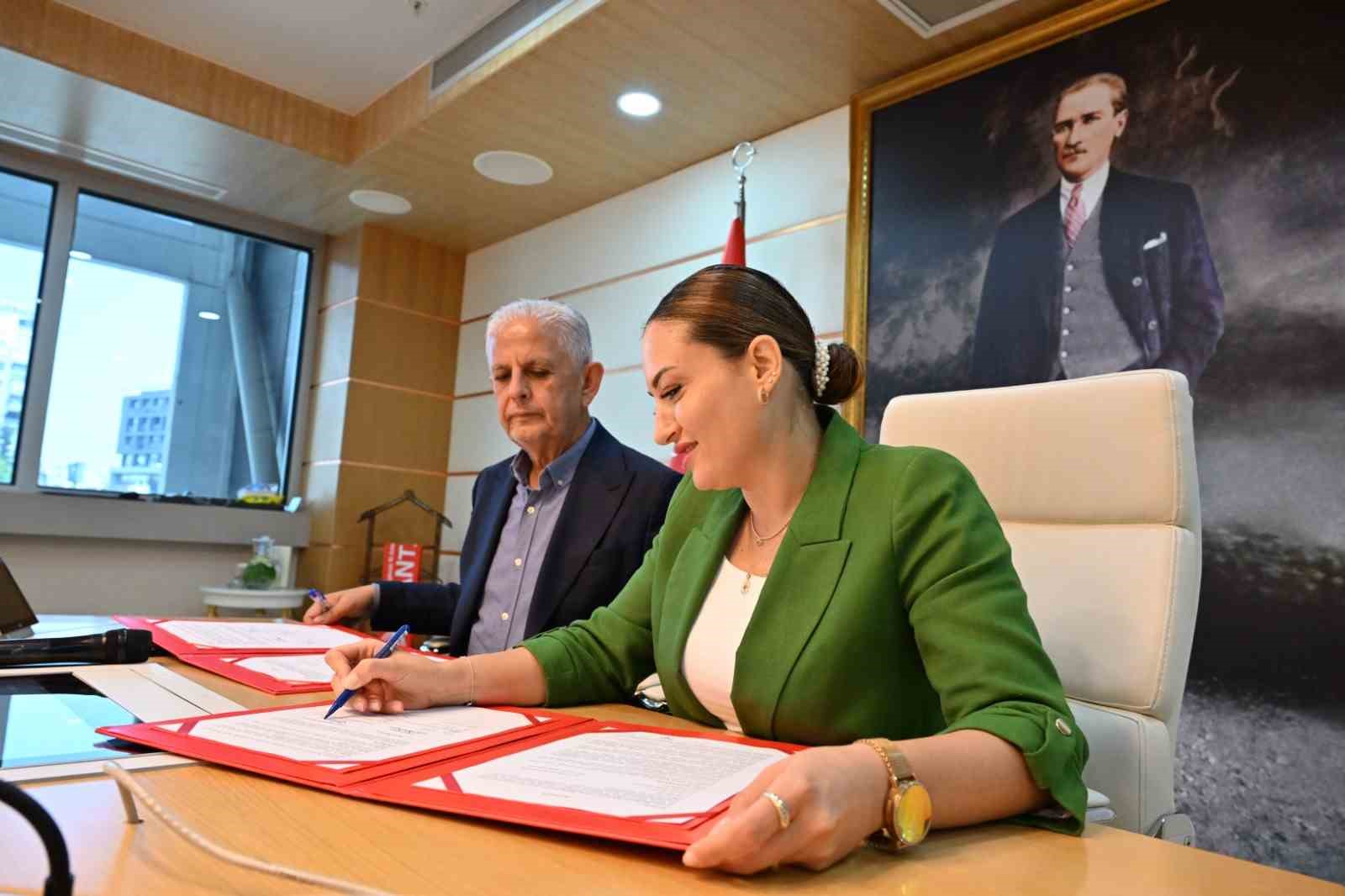 Antalya Büyükşehir Belediyesi’nden denizlerin korunması için protokol 