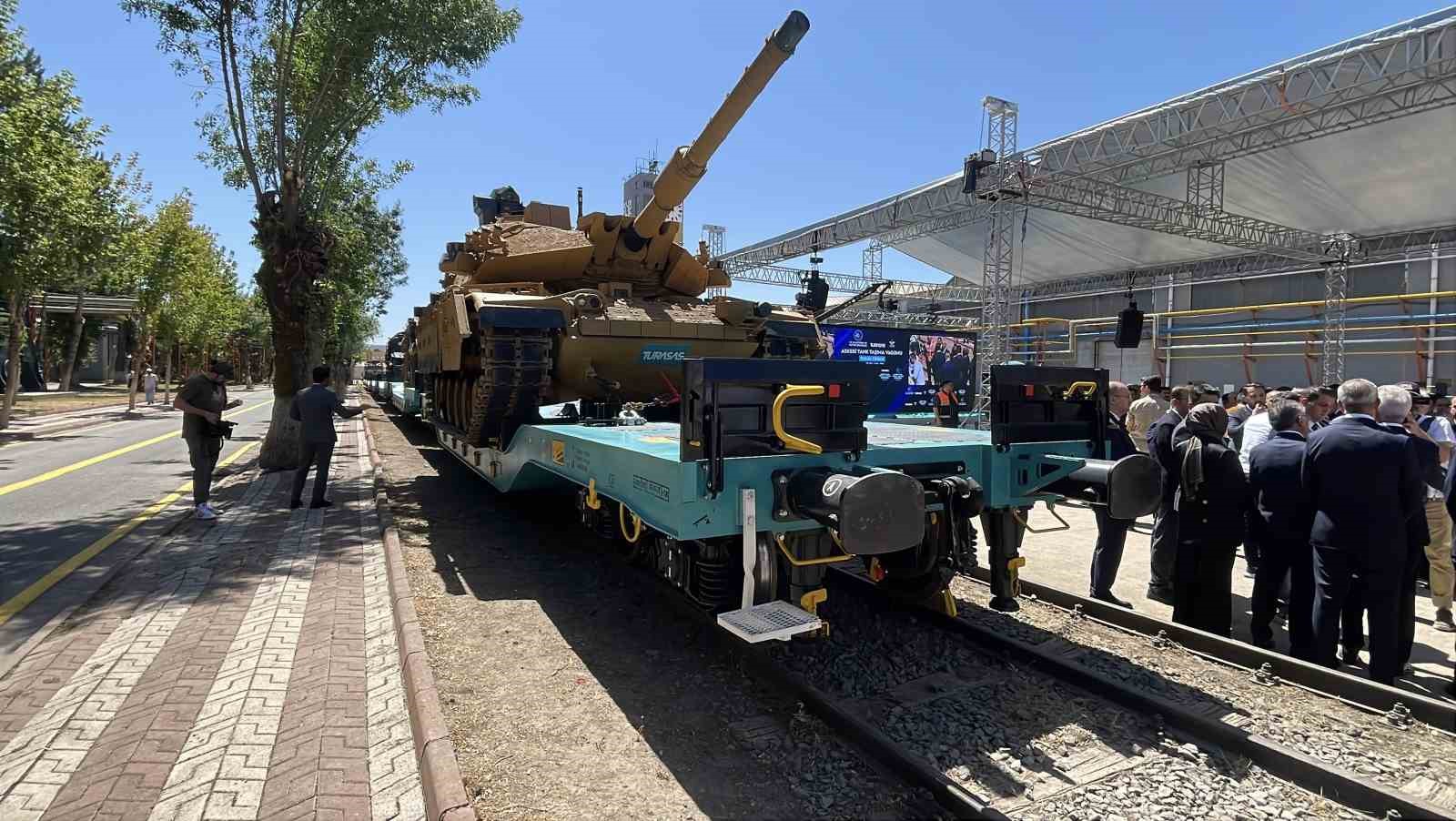 Üretimi tamamlanan yerli ve milli, UAIS tipi askeri araç taşıma vagonlarının ilk teslimatı yapıldı 