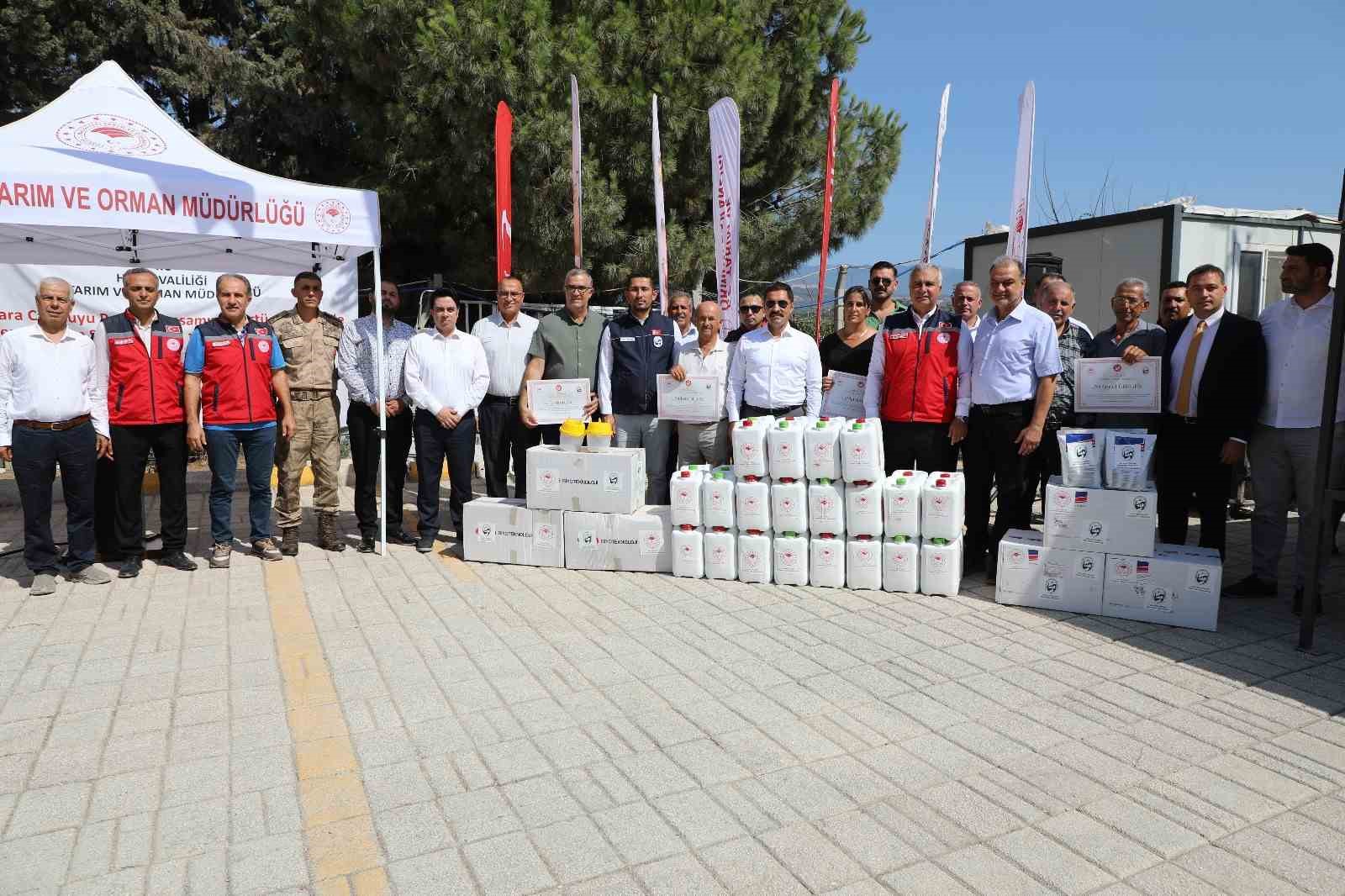Hatay’da Akdeniz meyve sineğiyle mücadele kapsamında çiftçiler desteklendi