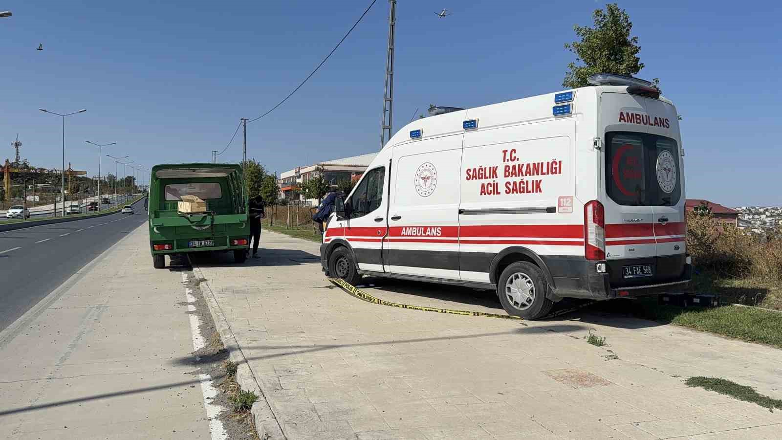 Arnavutköy’de yol kenarında erkek cesedi bulundu
