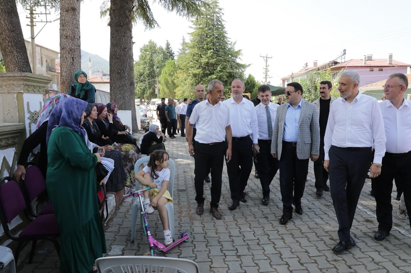 Kütahya Valisi Işın, Simav’da hayır yemeğine katıldı 