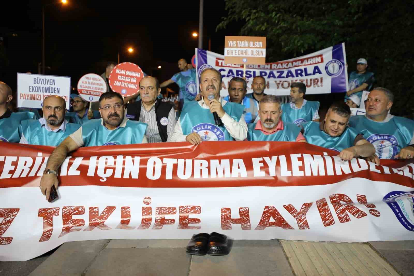Sağlık-Sen’den 81 ilde ‘112’ dakikalık oturma eylemi 