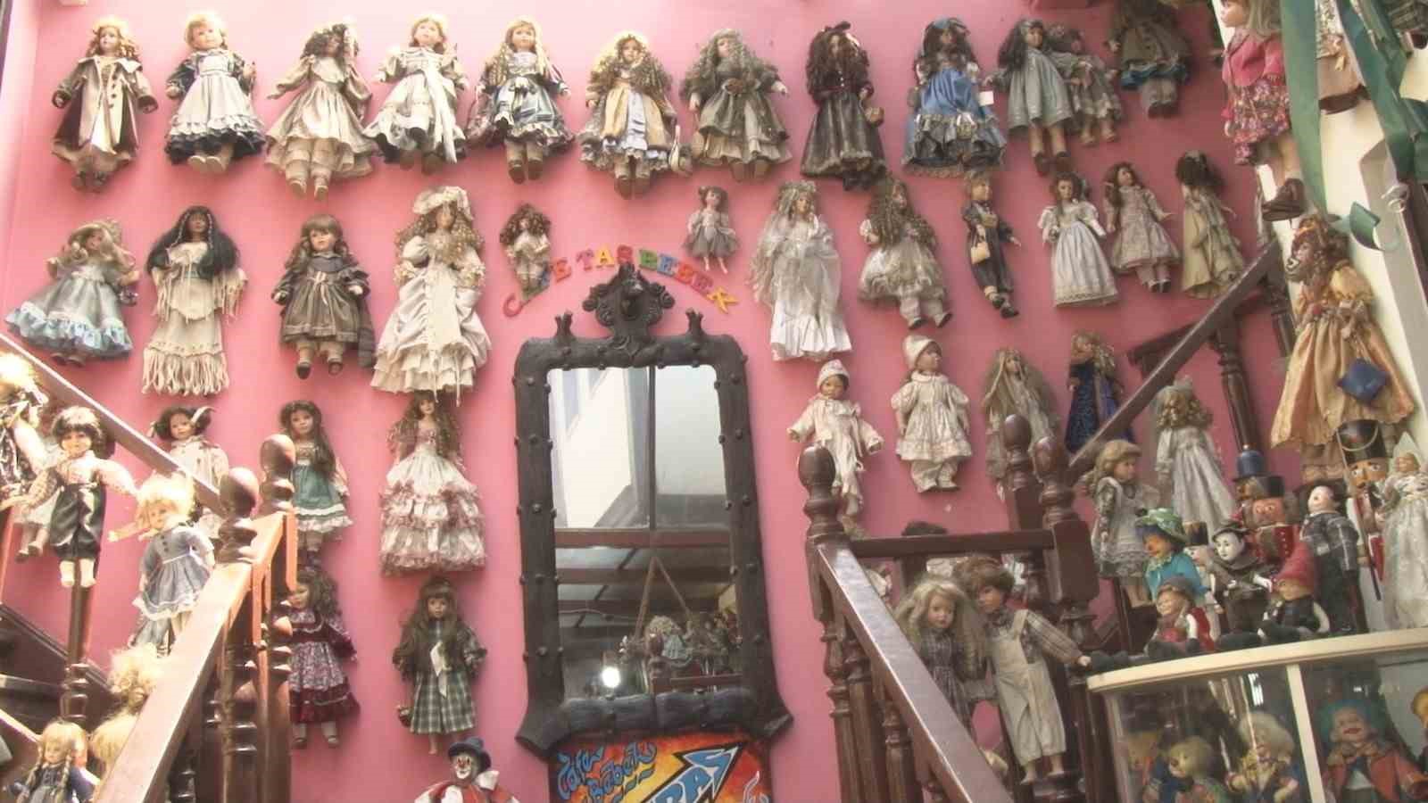 Ankara Kalesi’ndeki Taş Bebek Kafe, 17 bin parçalık koleksiyonuyla dikkat çekiyor 
