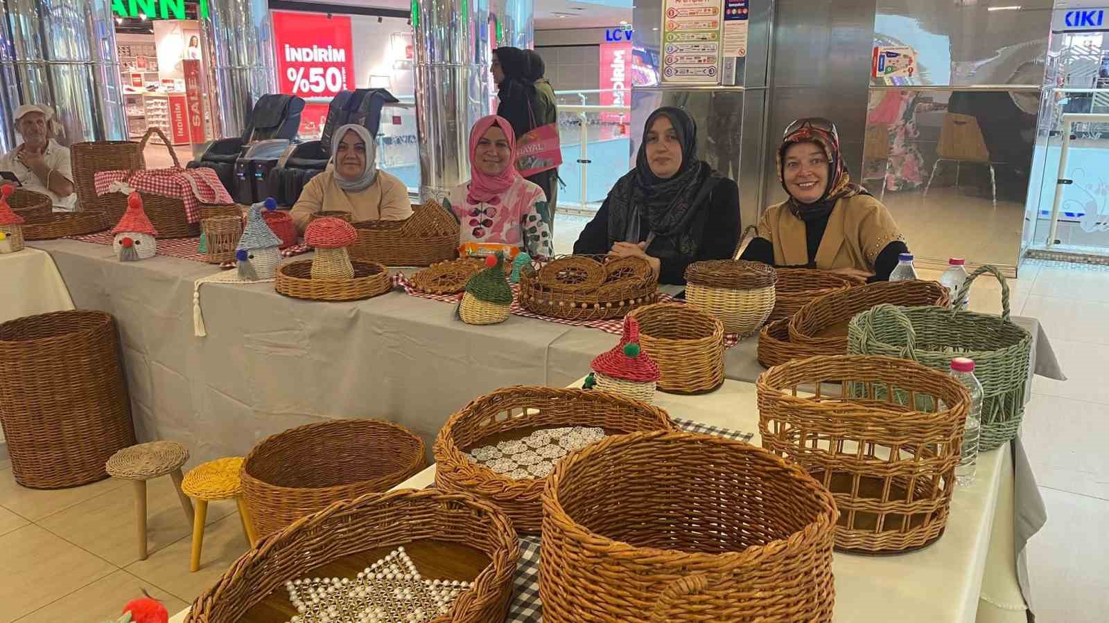 Geri dönüştürülen ürünlerden sergi açıldı 