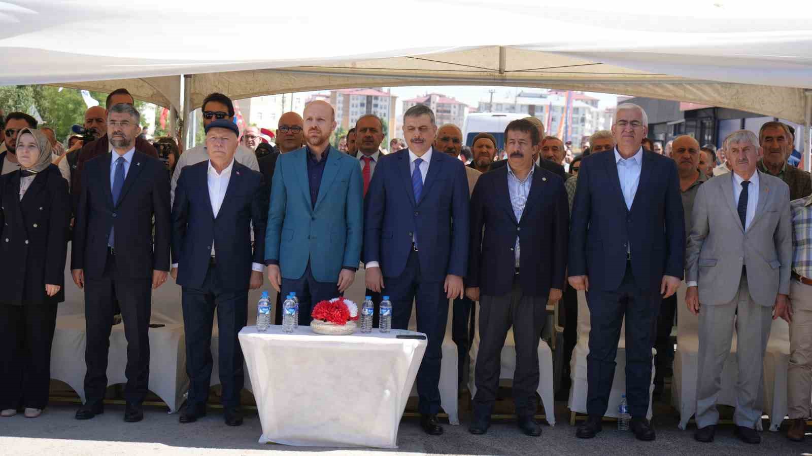 Erzurum’da halk pazarı açıldı 