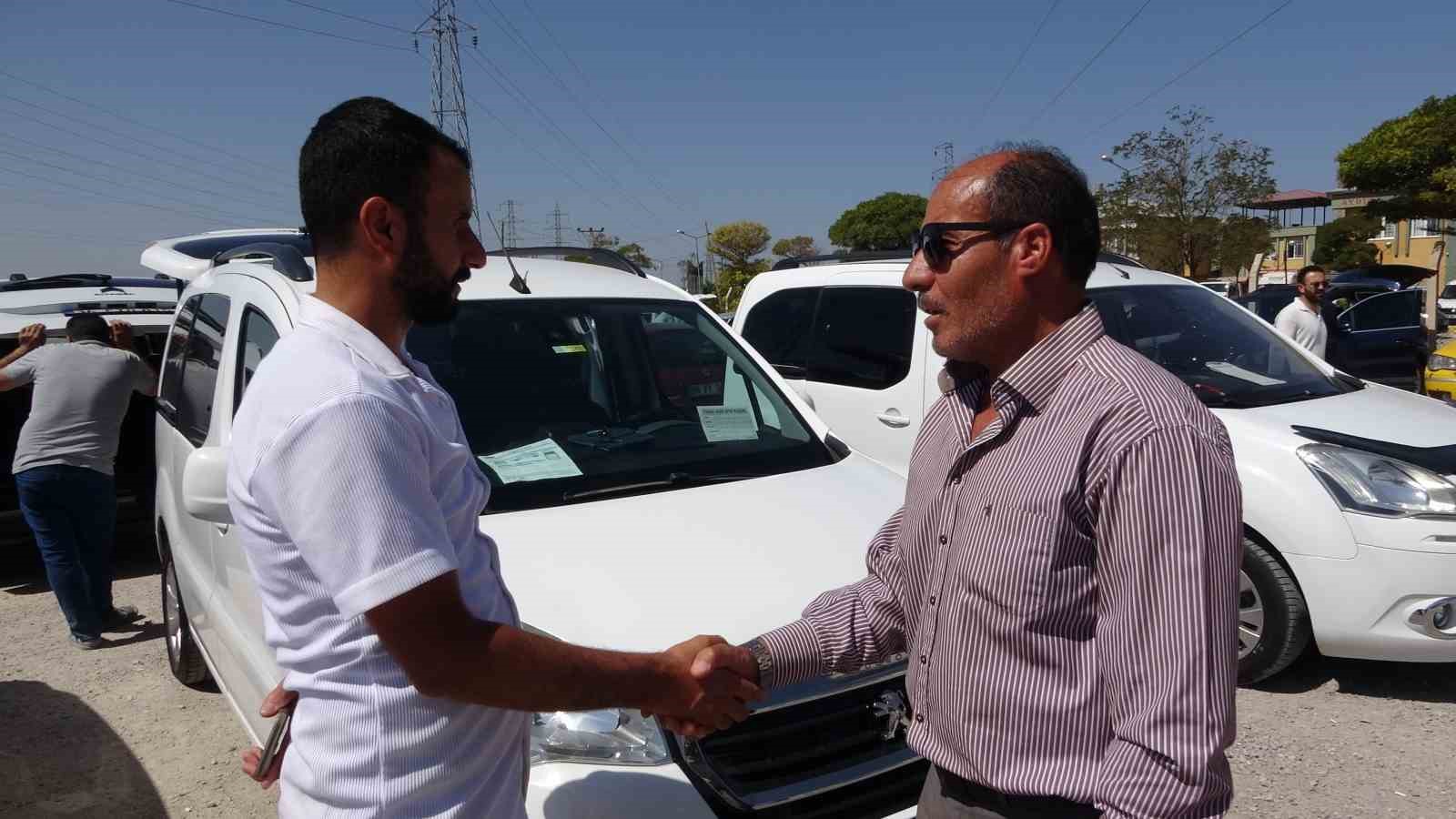 Van’da ikinci el açık oto pazarında durgunluk sürüyor 