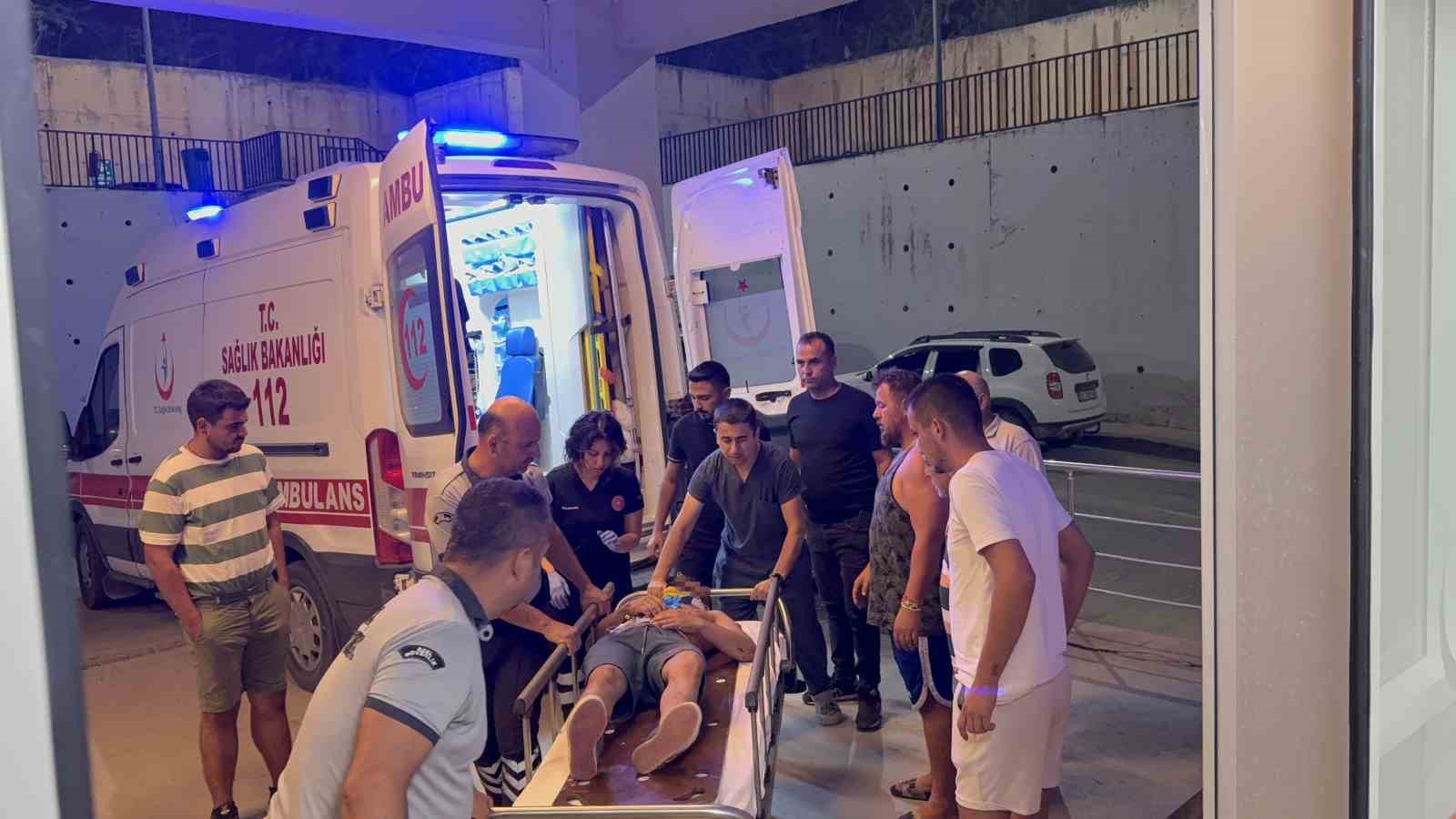 Otomobil yayla yolunda uçuruma yuvarlandı: 2 yaralı 