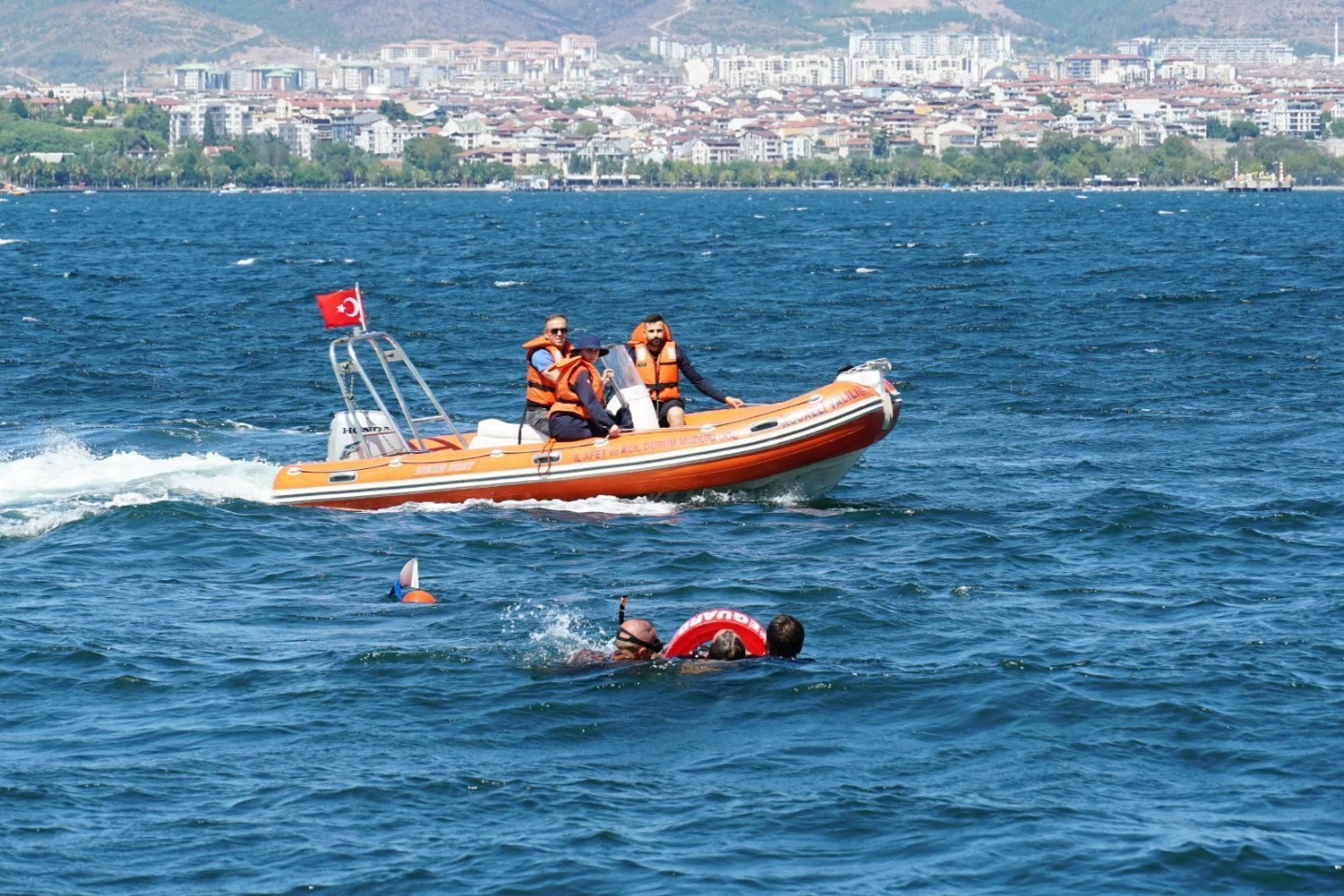 Gölcük’te gerçeğini aratmayan tatbikat 