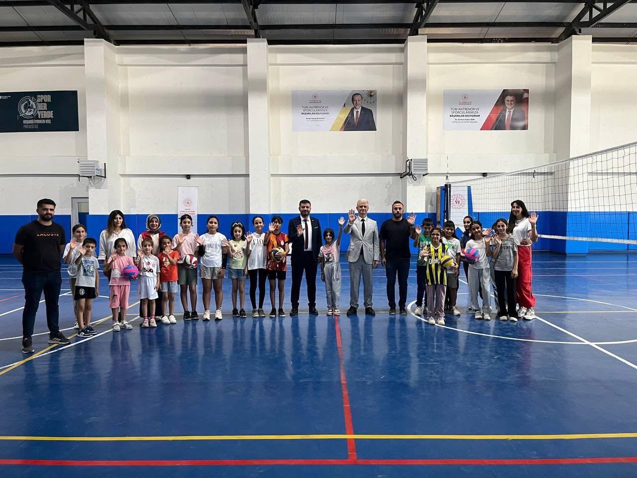 Varto’daki spor tesisleri gençlerle dolup taşıyor 