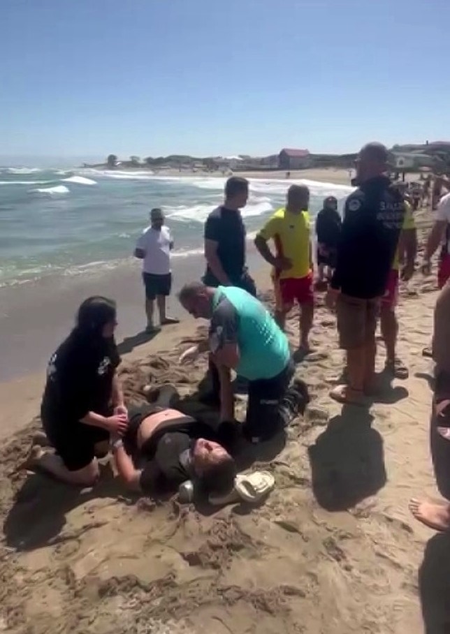 Karadeniz’de can pazarı: 3 kişi boğulmaktan son anda kurtarıldı 