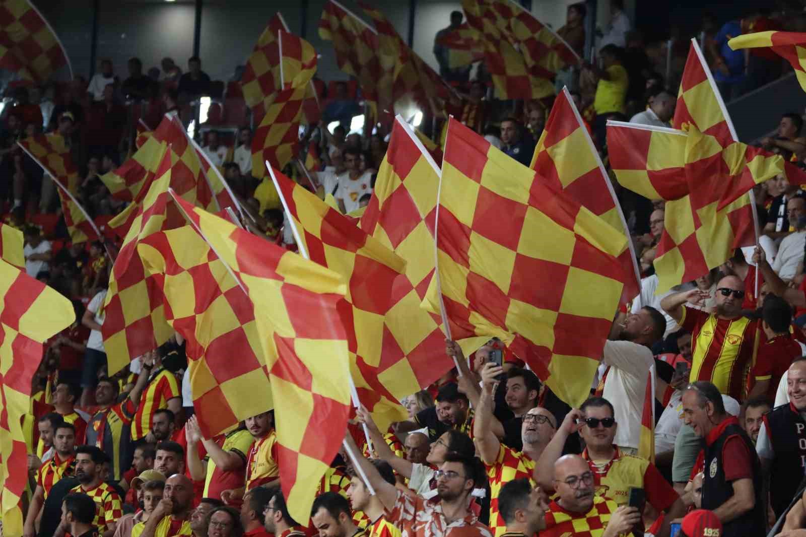 Trendyol Süper Lig: Göztepe: 0 - Fenerbahçe: 0 (Maç devam ediyor)