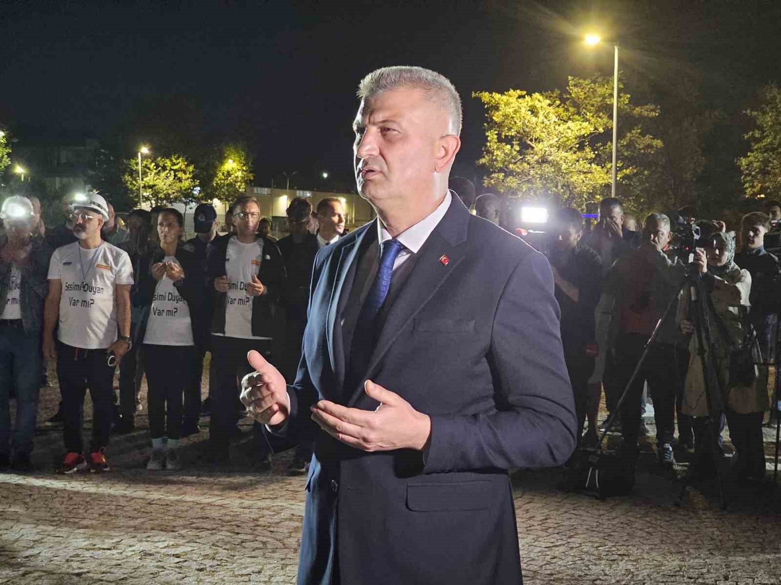 26 yıldır dinmeyen acı: Saat 03.02’de hayat durdu 