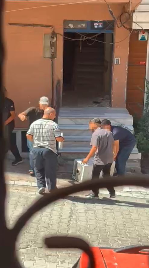 Mühürlü apartmandan hırsızlık yapan şahısların açıklaması pes dedirtti 