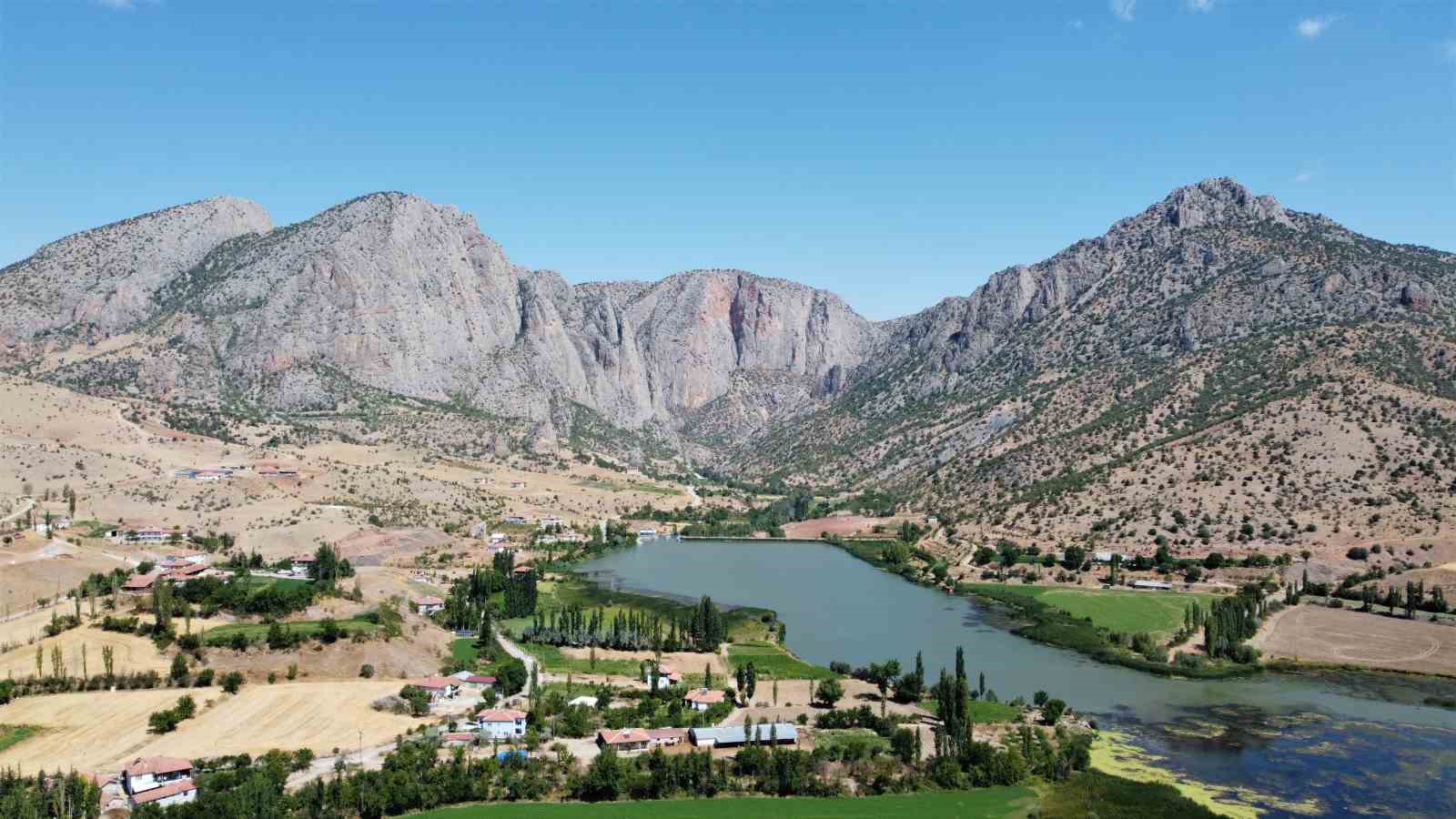 Görüntüsü ile mest eden Kazankaya Kanyonu, dron ile görüntülendi 