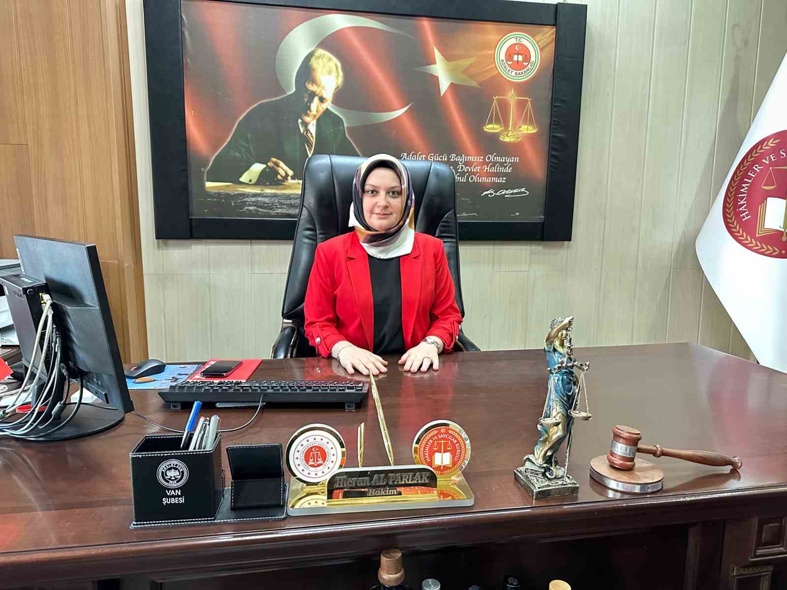 Yüksekova Adliyesi’nde bir ilk: Kadın başkan görevde 
