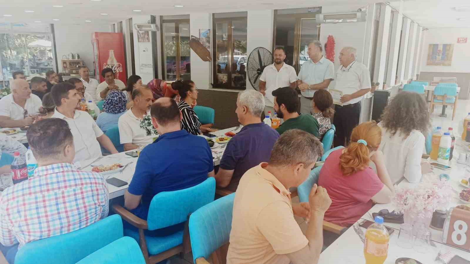 Didim’de görev yeri değişen şube müdürlerine veda yemeği 