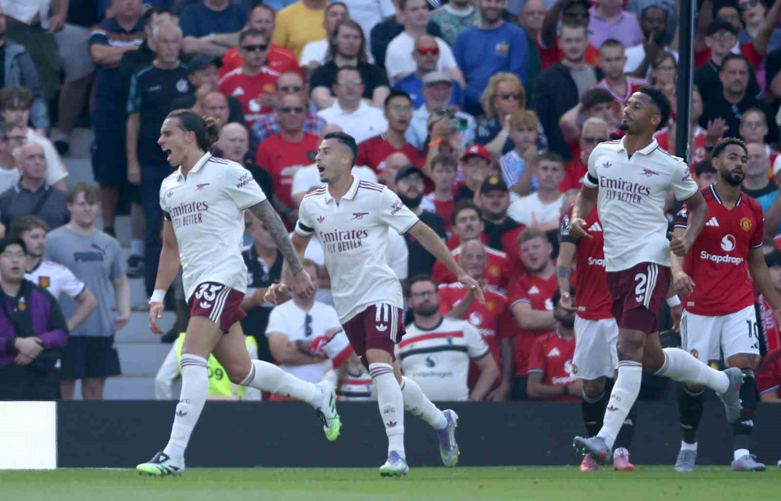 Arsenal, Manchester United deplasmanında tek golle güldü 