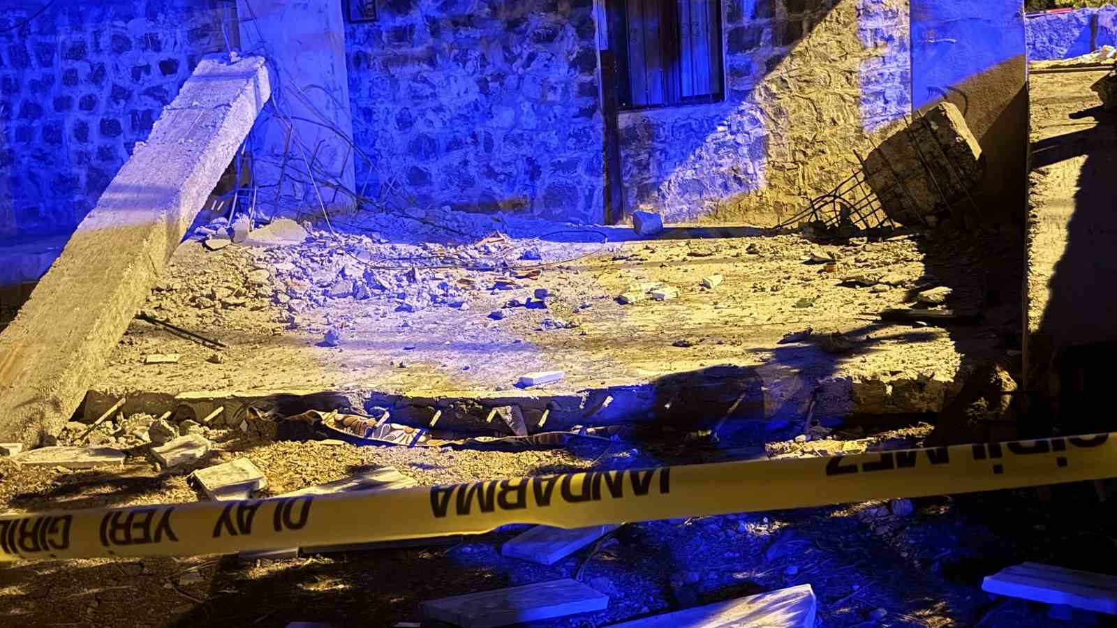 Diyarbakır’da bir evin balkonu çöktü: 2’si çocuk 5 yaralı 