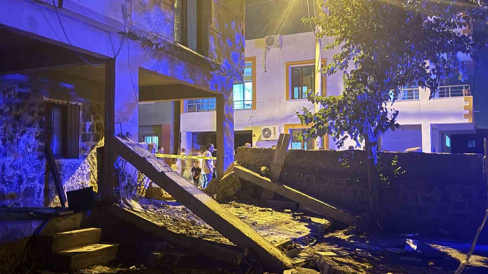 Diyarbakır’da bir evin balkonu çöktü: 2’si çocuk 5 yaralı 