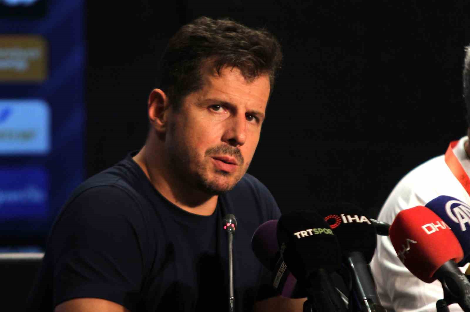 Emre Belözoğlu: 