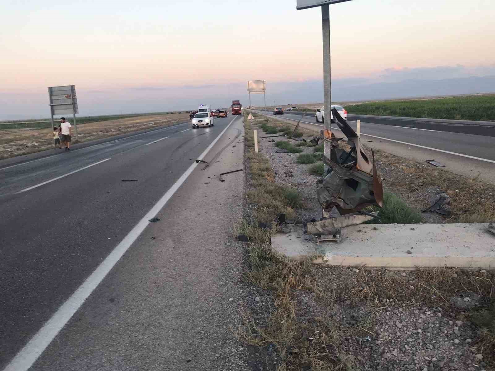 Kontrolden çıkan otomobil karşı şeride geçti: 4 yaralı 