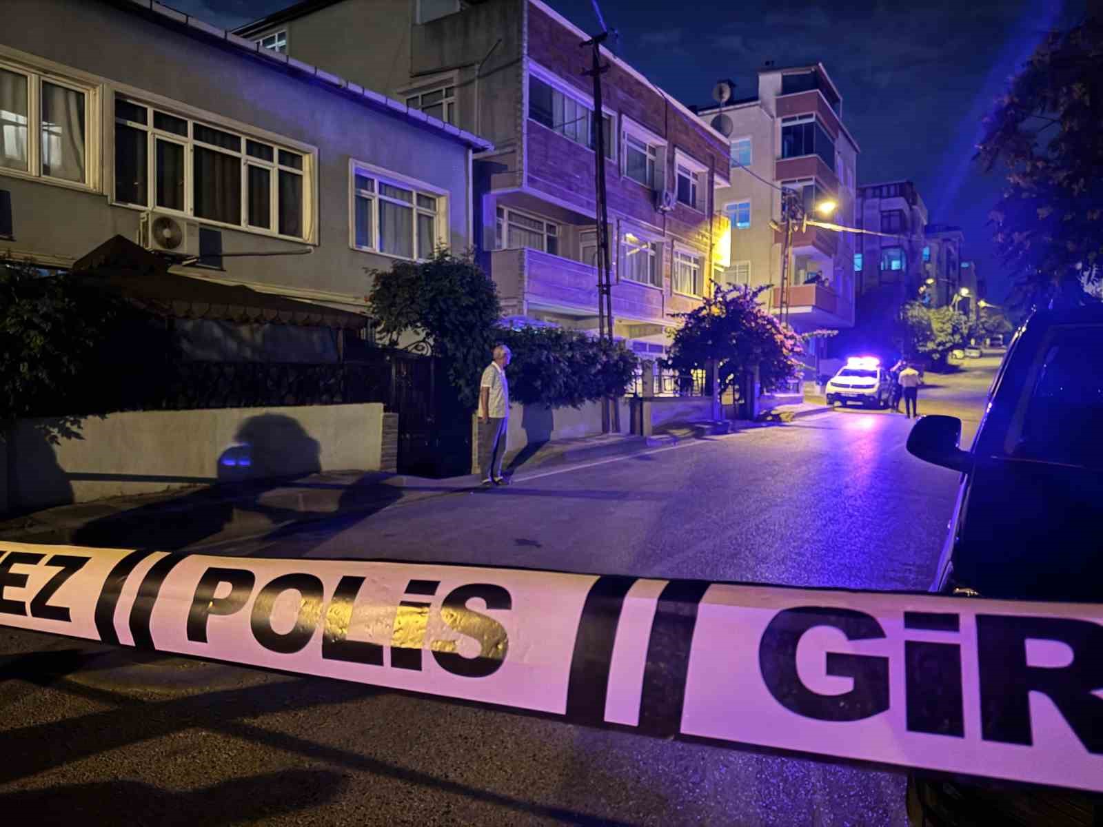 Ümraniye’de sokak ortasında vahşet: Satırla boğazı kesilerek öldürüldü 
