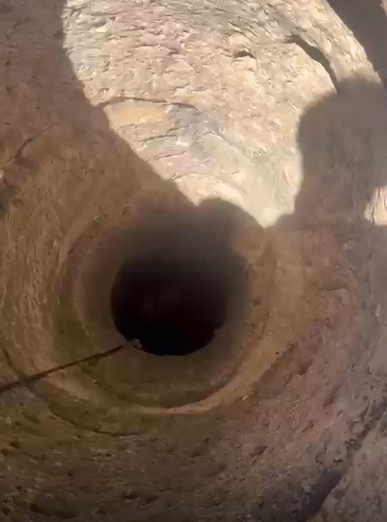 Video çekerken kuyuya düşen genci itfaiye kurtardı 