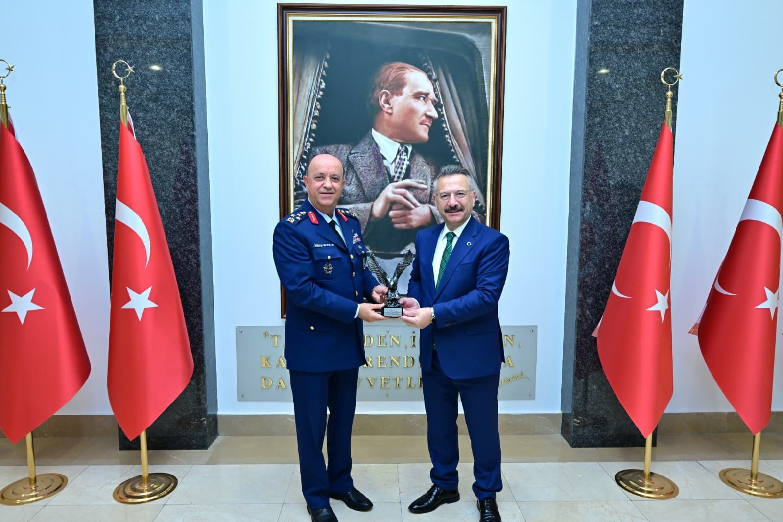 Orgeneral Güneykaya’dan Vali Aksoy’a veda ziyareti 