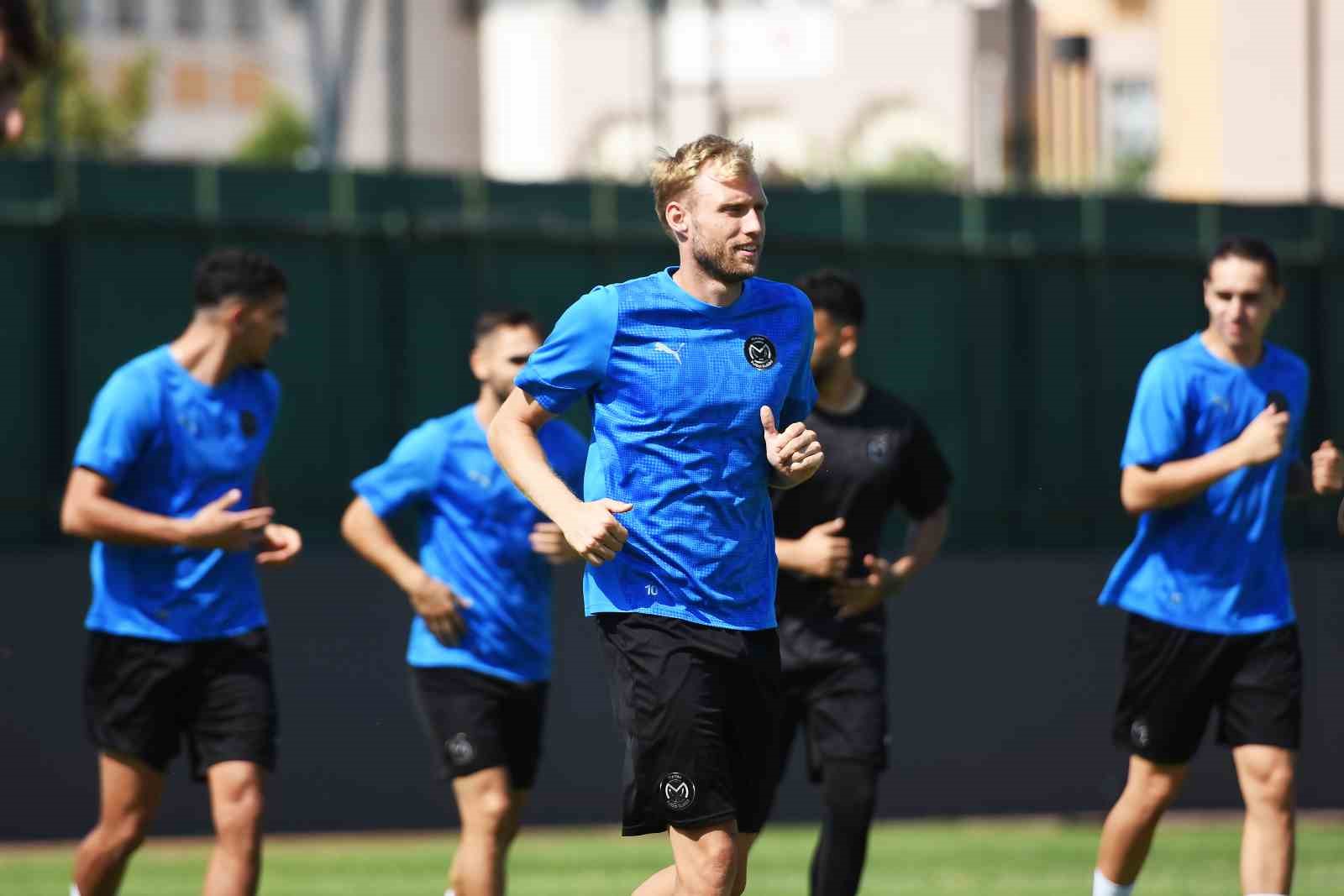 Manisa FK, rejenerasyon antrenmanı ile günü tamamladı 