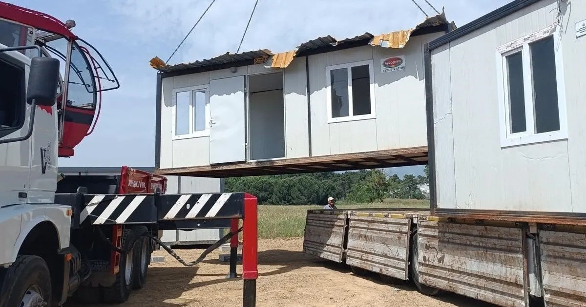 Gemlik halkının yardımları çürümeye terkedildi