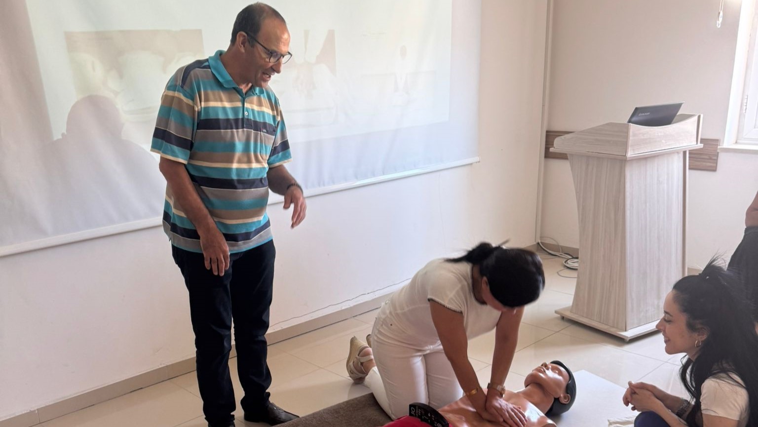 Niğde Belediyesi personeline temel ilk yardım eğitimi verildi 